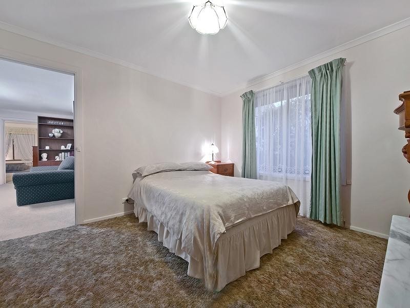 13 Janlyn Road, Vista SA 5091