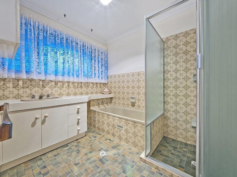 13 Janlyn Road, Vista SA 5091