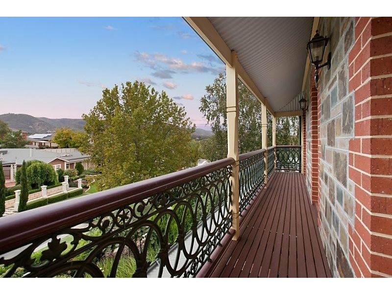 5 Walker Place, Highbury SA 5089