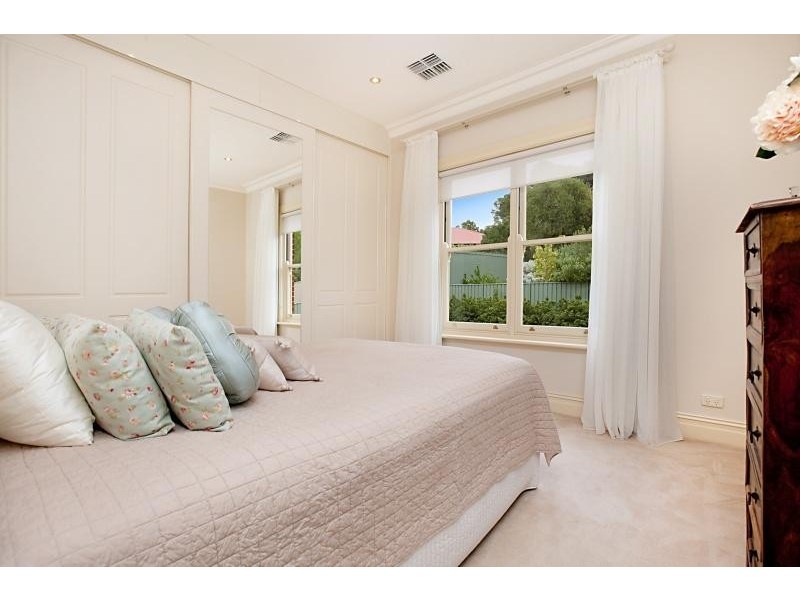 5 Walker Place, Highbury SA 5089