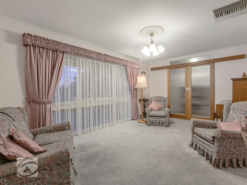 8 Kirrawee Drive, Redwood Park SA 5097