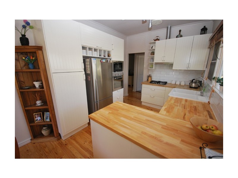 8 Derwent Crescent, Banksia Park SA 5091