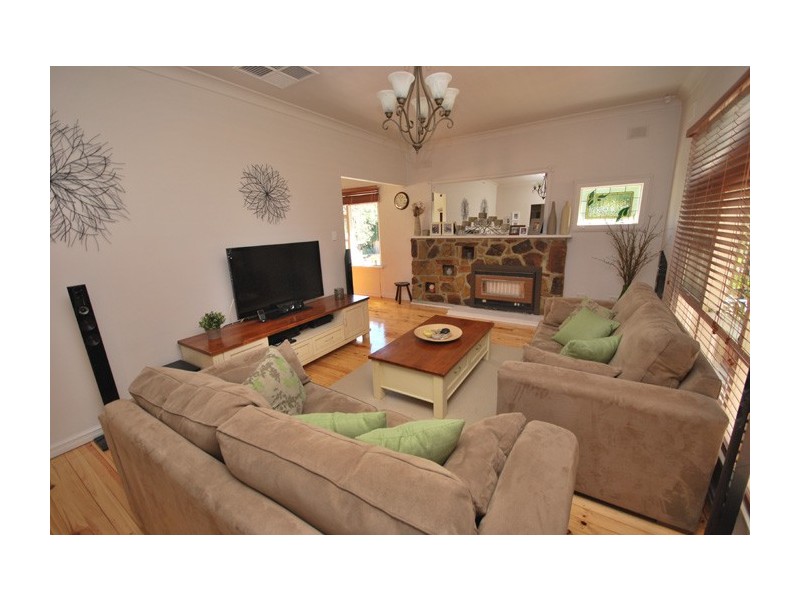 8 Derwent Crescent, Banksia Park SA 5091