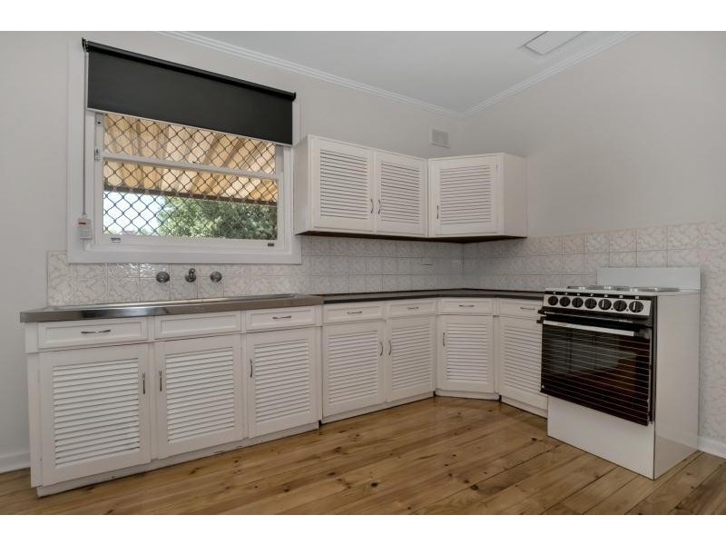 32 Bloomfield Crescent, Elizabeth Downs SA 5113