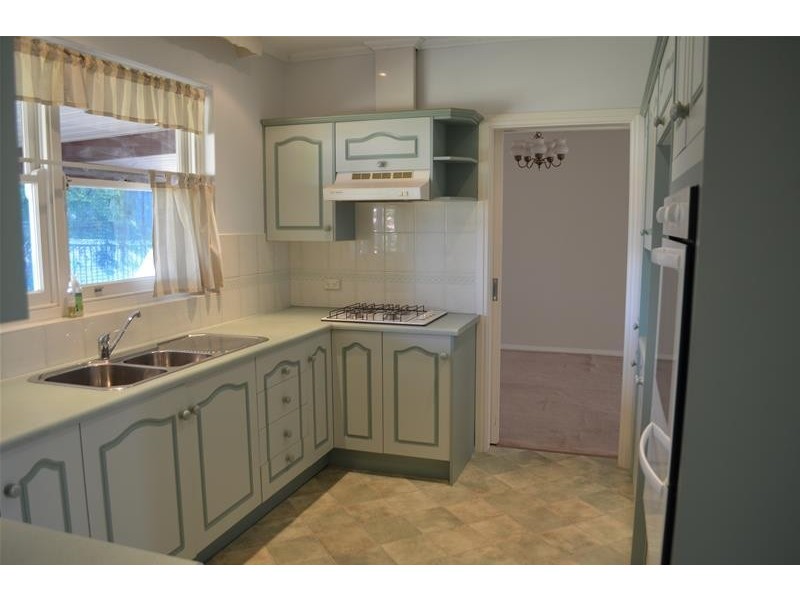 16 Thomson Drive, Fairview Park SA 5126