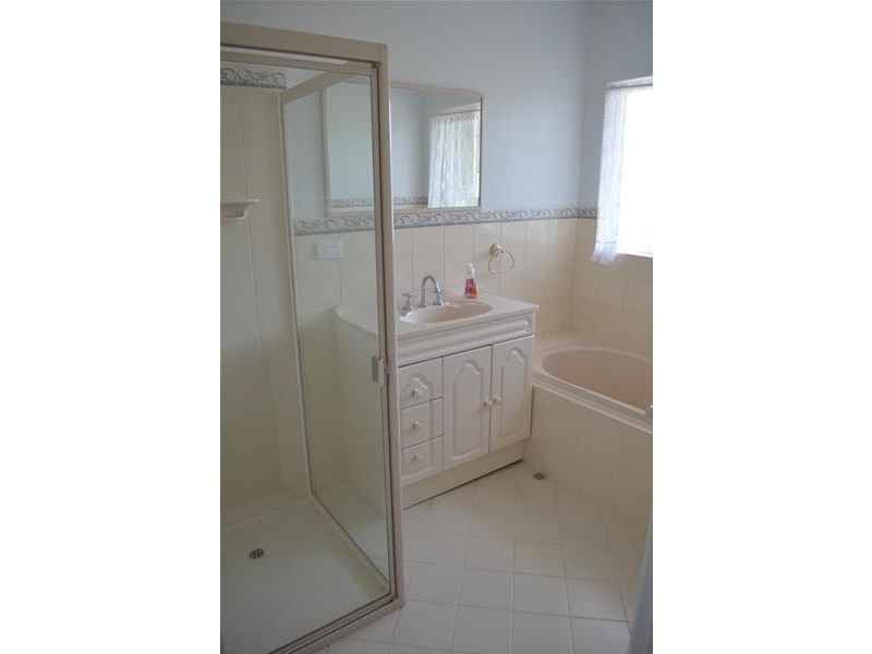 16 Thomson Drive, Fairview Park SA 5126