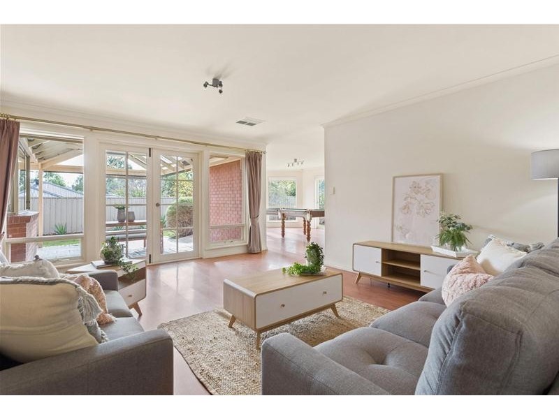 8 Whitehead Crossing, Greenwith SA 5125