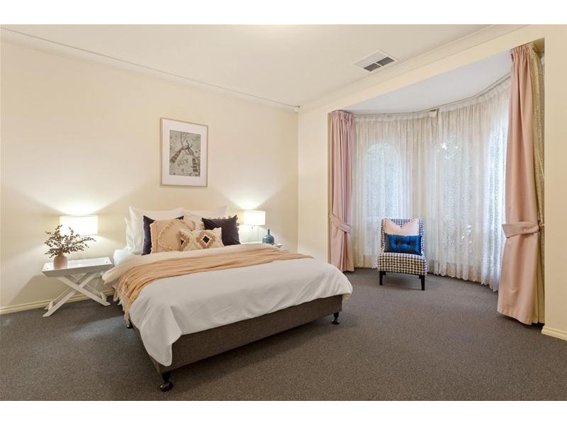 8 Whitehead Crossing, Greenwith SA 5125