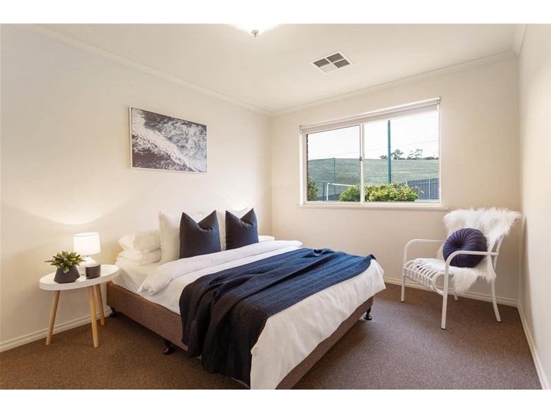 8 Whitehead Crossing, Greenwith SA 5125