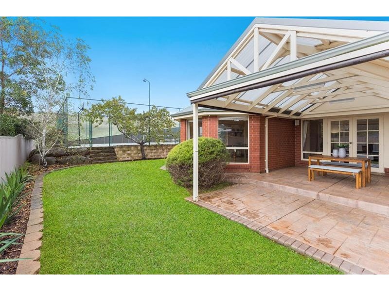 8 Whitehead Crossing, Greenwith SA 5125