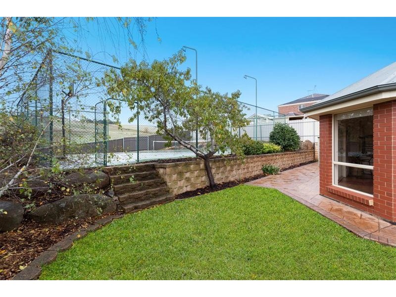 8 Whitehead Crossing, Greenwith SA 5125