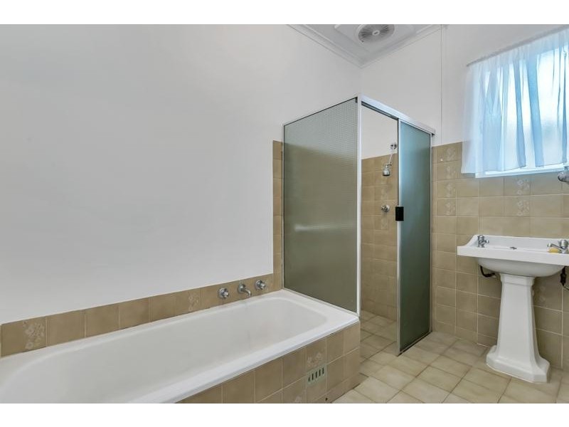 5 Windsor Avenue, Para Hills SA 5096