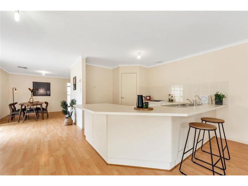 5A Nambucca Avenue, West Lakes Shore SA 5020