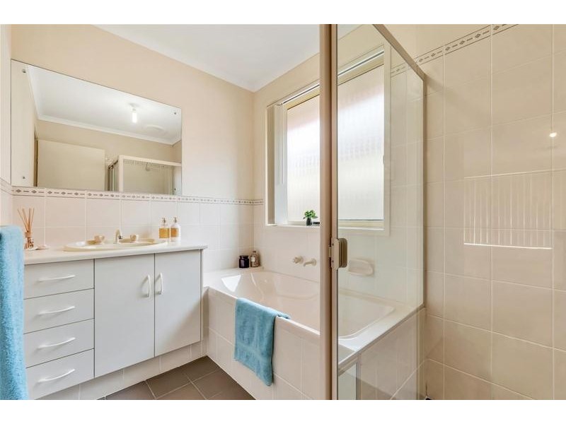 5A Nambucca Avenue, West Lakes Shore SA 5020