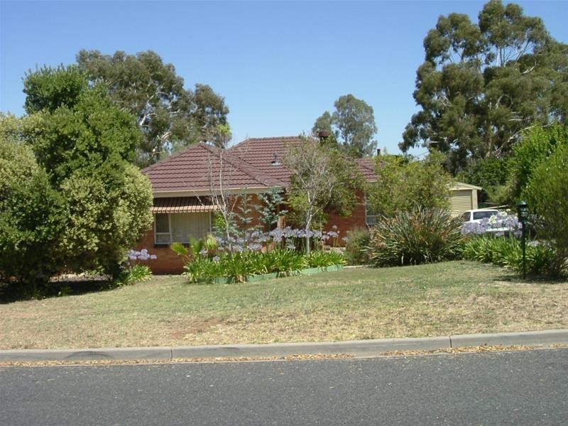 39 Cooinda Avenue, Redwood Park SA 5097