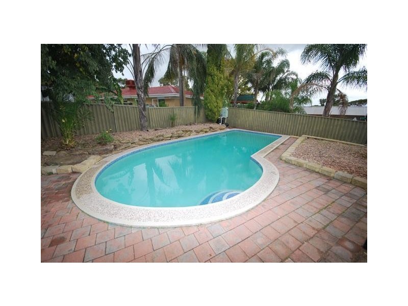 17 Landy Avenue, Gulfview Heights SA 5096