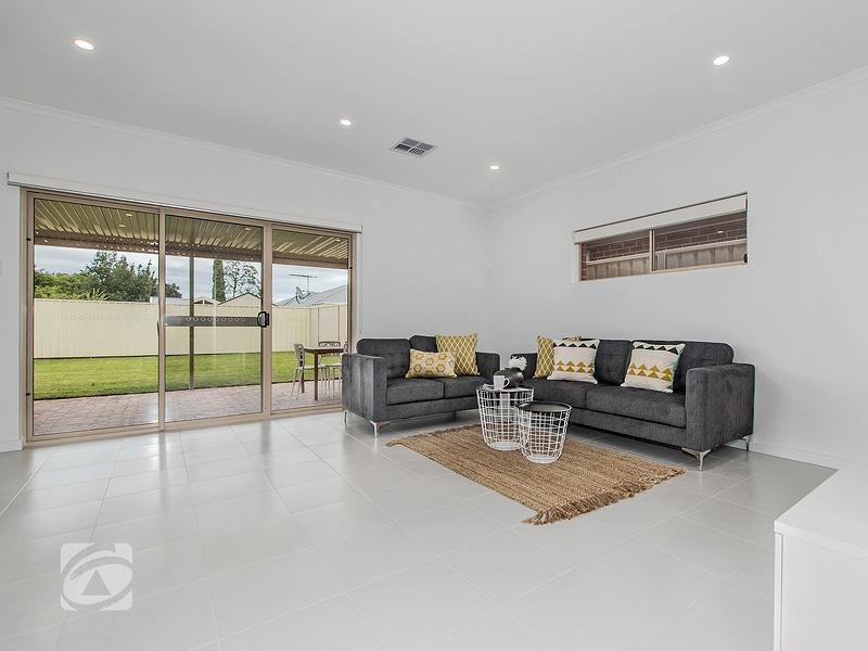 1 Pauls Drive, Valley View SA 5093