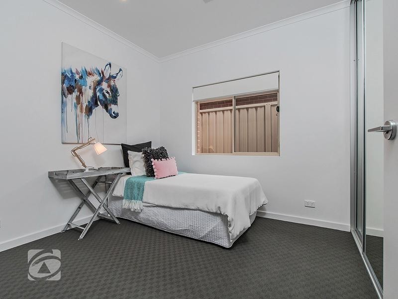 1 Pauls Drive, Valley View SA 5093