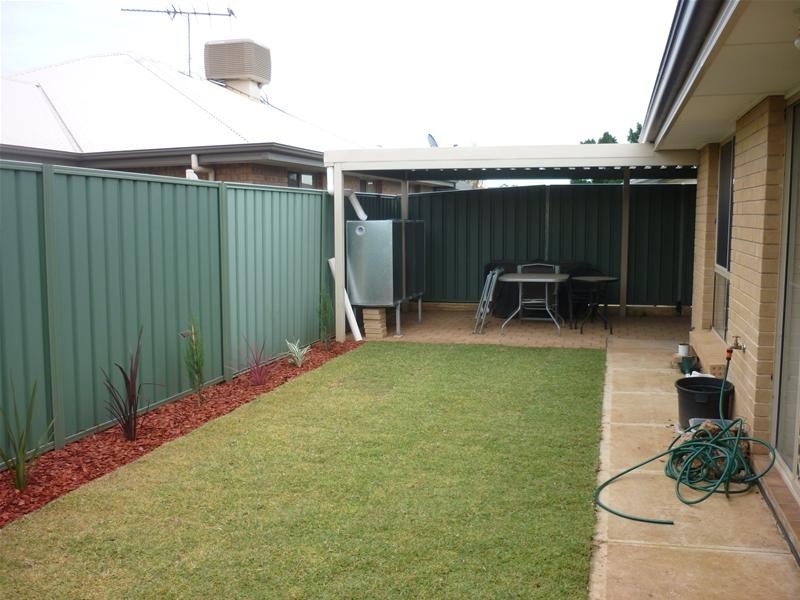 16 Palmer Road, Elizabeth Park SA 5113