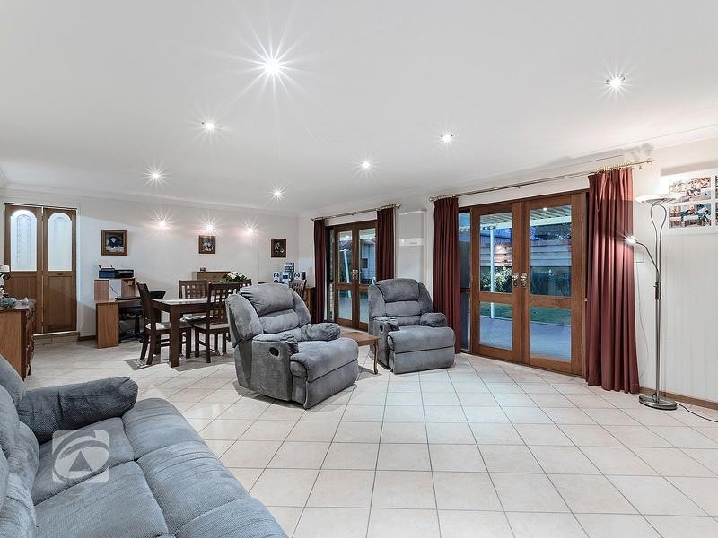 11 Tarana Road, Hope Valley SA 5090