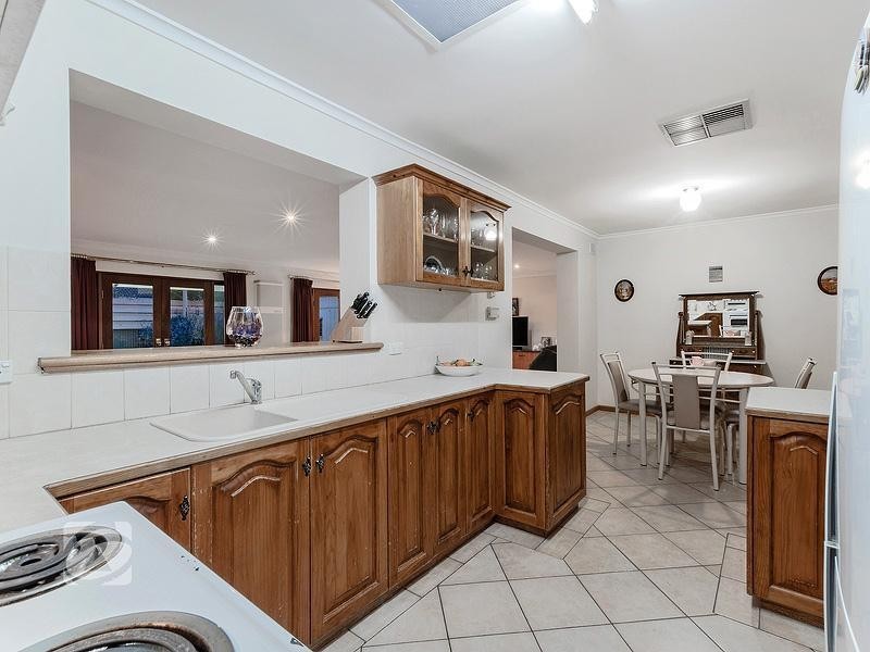 11 Tarana Road, Hope Valley SA 5090