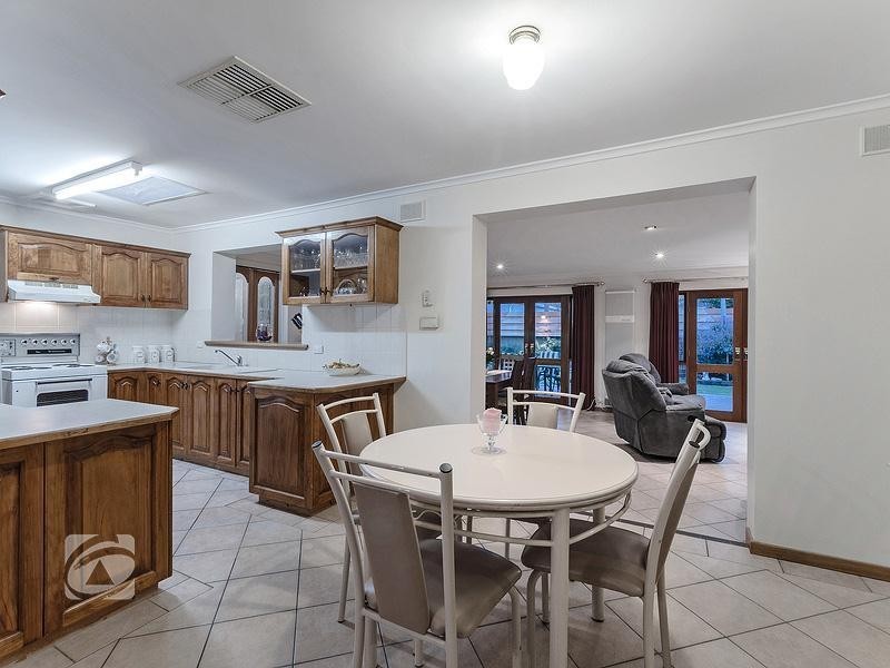 11 Tarana Road, Hope Valley SA 5090