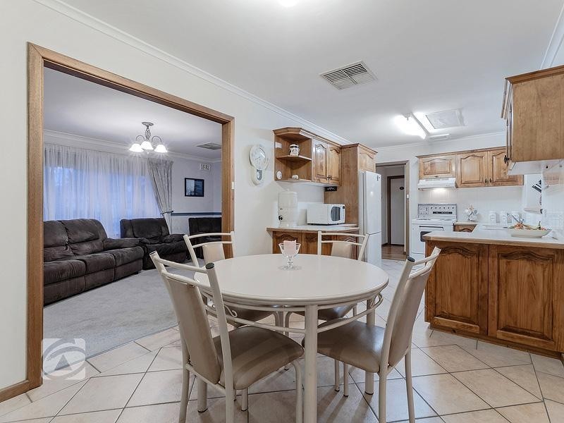 11 Tarana Road, Hope Valley SA 5090