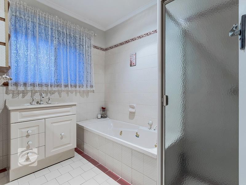 11 Tarana Road, Hope Valley SA 5090