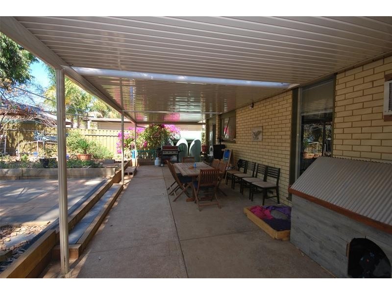 40 Damian Drive, Salisbury Heights SA 5109