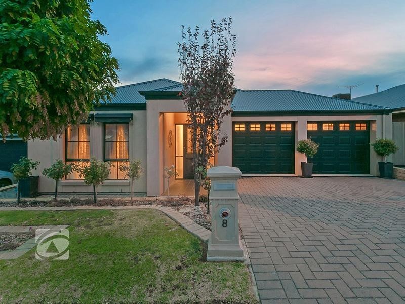 8 Oregan Crescent, St Agnes SA 5097