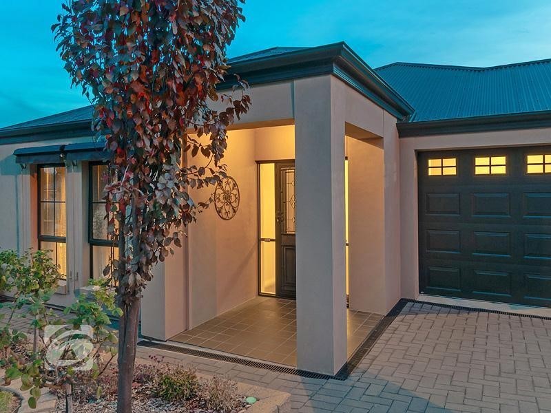 8 Oregan Crescent, St Agnes SA 5097
