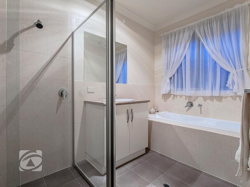 8 Oregan Crescent, St Agnes SA 5097