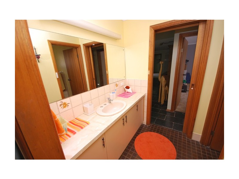 28 Duke Avenue, Para Hills SA 5096