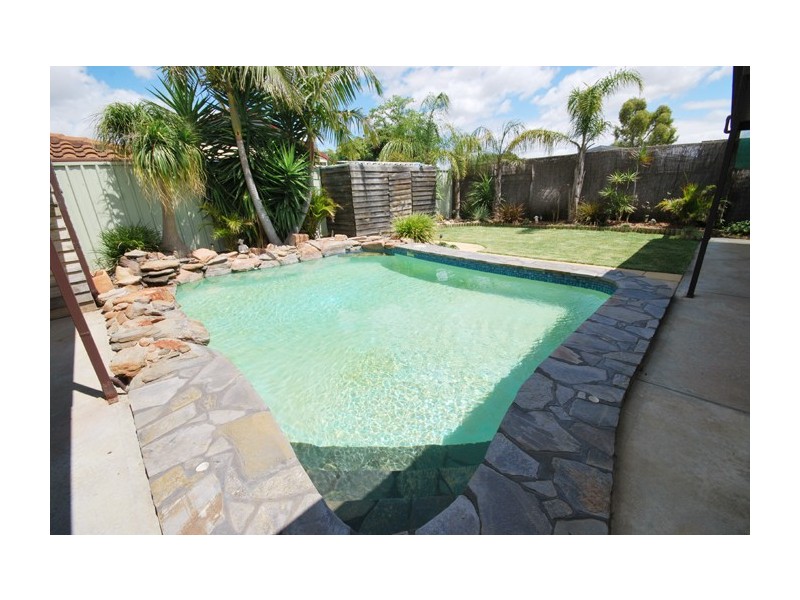 28 Duke Avenue, Para Hills SA 5096