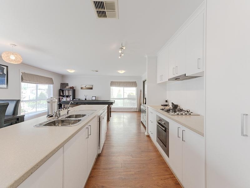 8a Lincoln Drive, Redwood Park SA 5097