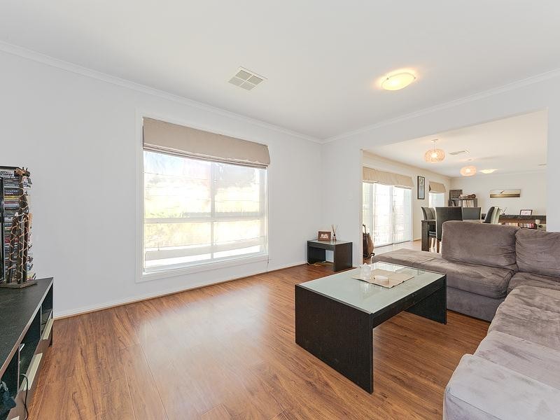 8a Lincoln Drive, Redwood Park SA 5097