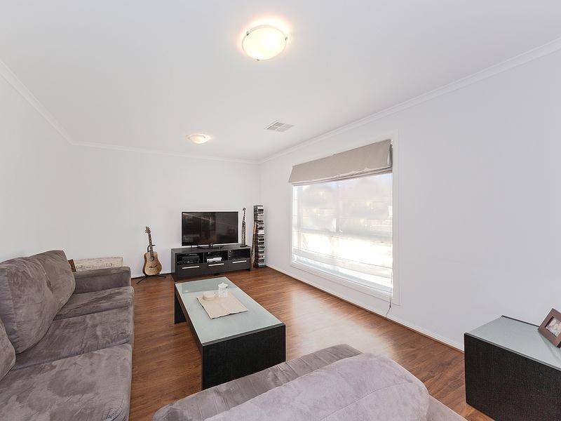 8a Lincoln Drive, Redwood Park SA 5097