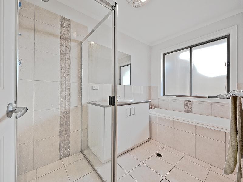 8a Lincoln Drive, Redwood Park SA 5097