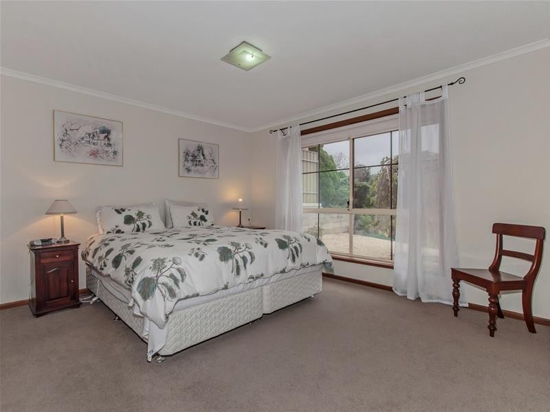 13 Treloar Avenue, Greenwith SA 5125