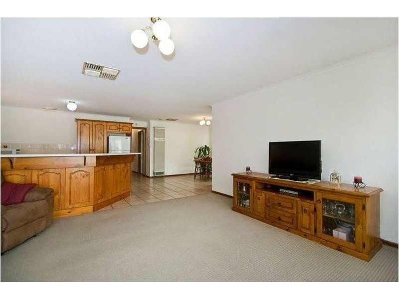 11 Orange Avenue, Golden Grove SA 5125