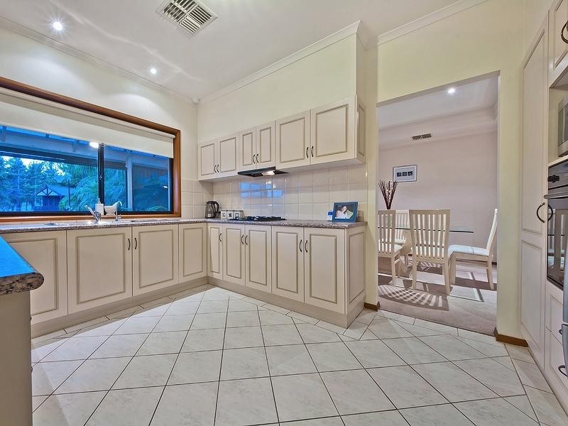 6 Prasad Court, Hillbank SA 5112