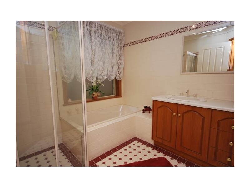 8 Driscoll Court, Greenwith SA 5125