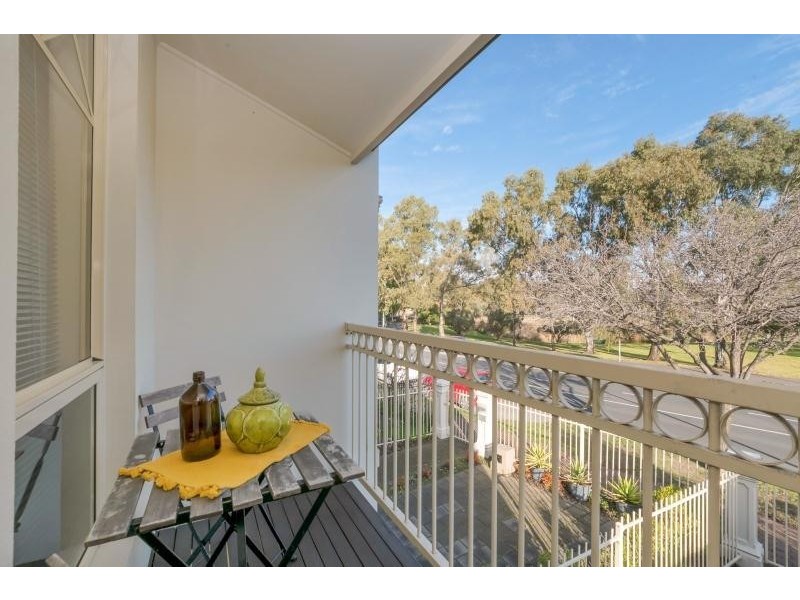 48A Sir Ross Smith Boulevard, Oakden SA 5086