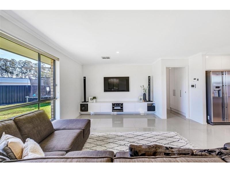 4 West Parkway, Andrews Farm SA 5114