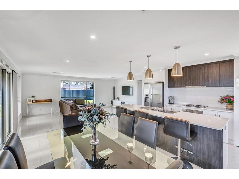 4 West Parkway, Andrews Farm SA 5114