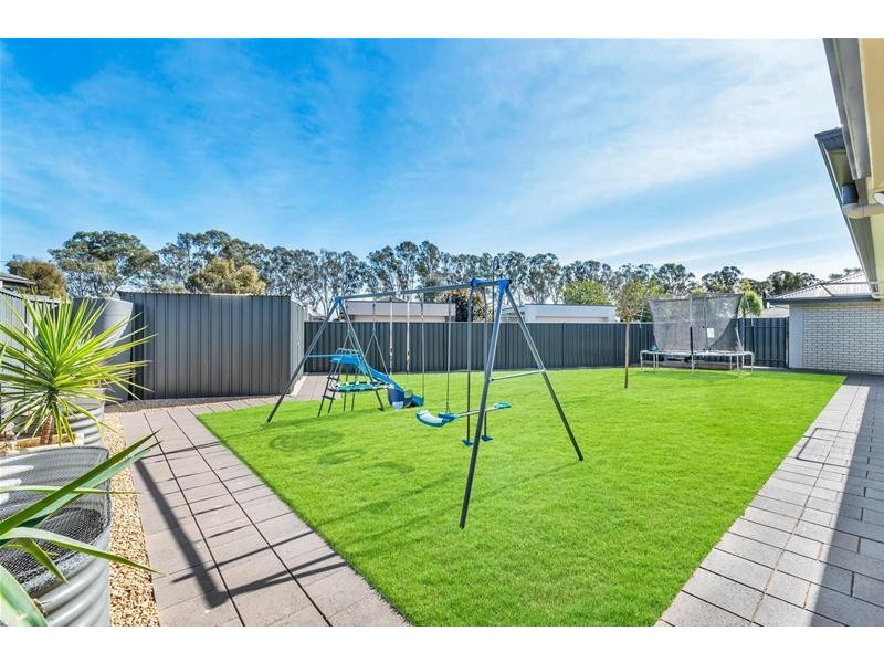 4 West Parkway, Andrews Farm SA 5114