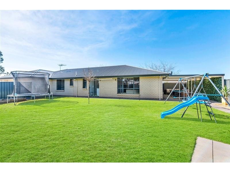 4 West Parkway, Andrews Farm SA 5114