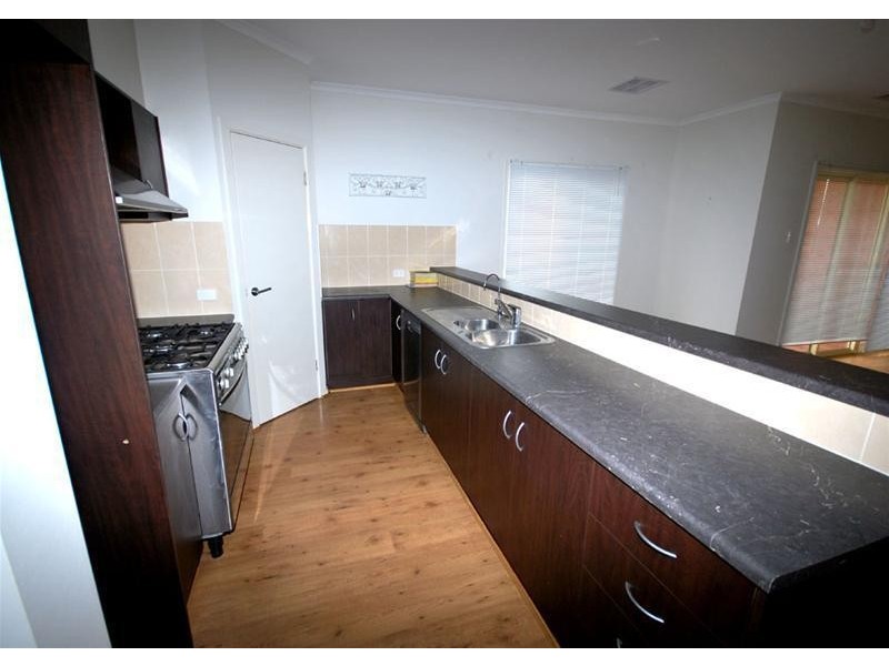 42 Franklin Avenue, Mawson Lakes SA 5095