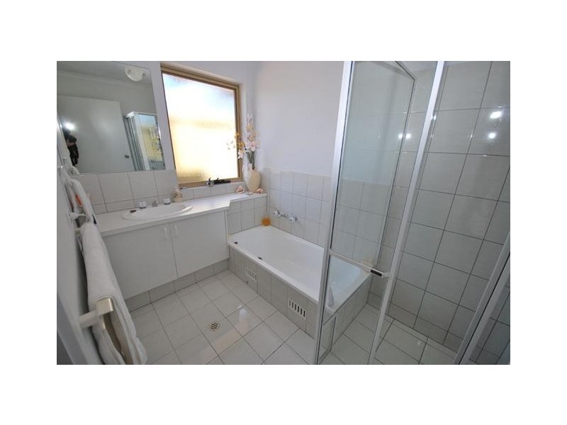 2/2 Chertsey Court, Wynn Vale SA 5127