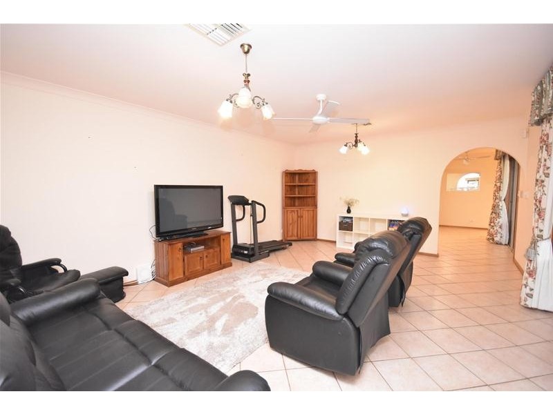 2 Thornbill Close, Tea Tree Gully SA 5091